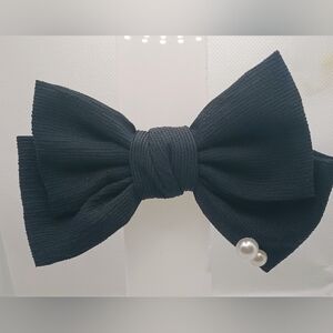 Elegant Black Hair Bow with Pearl Accent